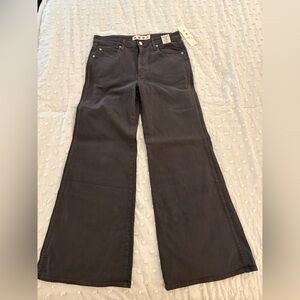 [NWT] Elizabeth Flare Jeans, size 30 | AMO